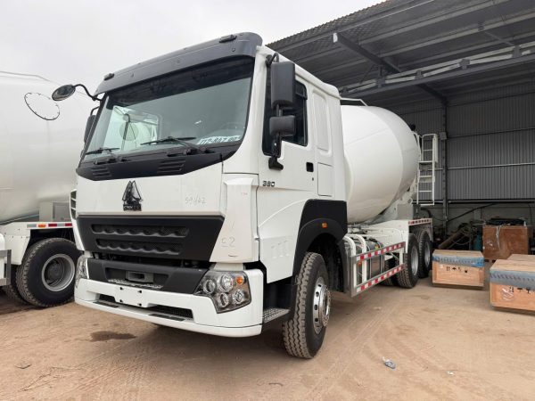 Xe Trộn Bên Tông Howo 12m3 V7G Bồn CIMC