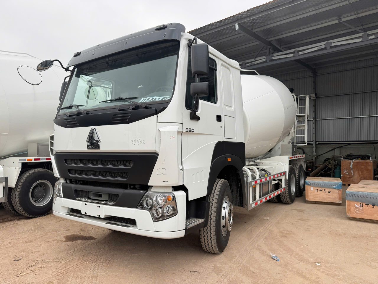 Xe Trộn Bên Tông Howo 12m3 V7G Bồn CIMC