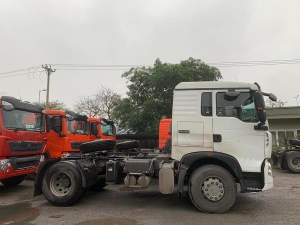 XE ĐẦU KÉO HOWO TX 1 CẦU 330 HP 2025 xe dau keo howo tx 330hp 1 cau 1