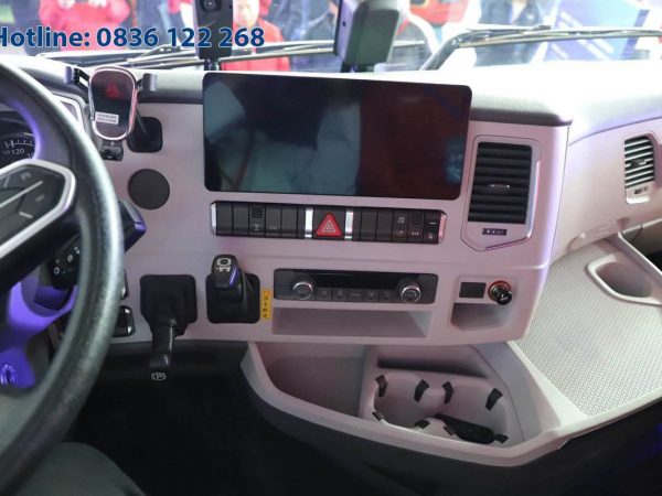 XE ĐẦU KÉO HOWO TS7 700 HP 2025 Xe-dau-keo-howo-ts7-5