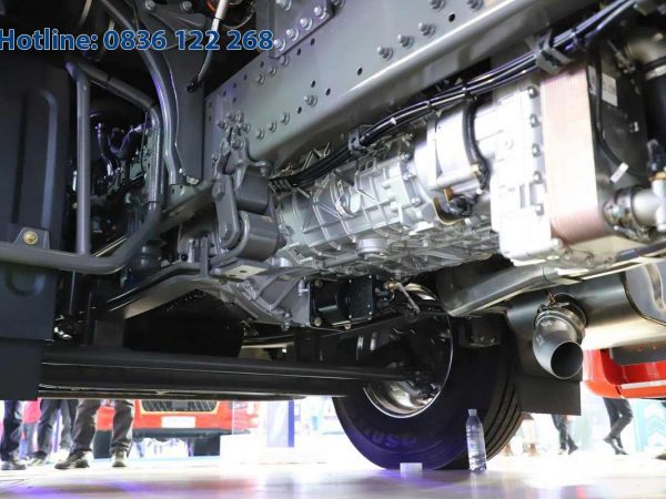 XE ĐẦU KÉO HOWO TS7 700 HP 2025 Xe-dau-keo-howo-ts7-7