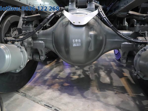 XE ĐẦU KÉO HOWO TS7 700 HP 2025 Xe-dau-keo-howo-ts7-8