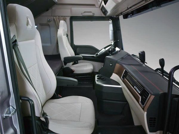 xe dau keo sitrak c9h 570 7