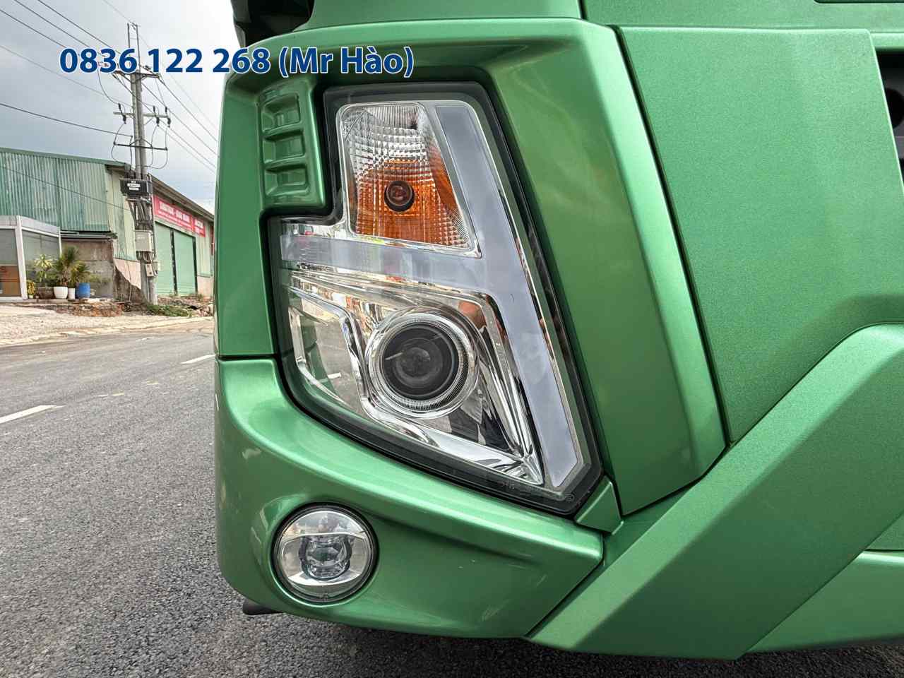 Den-xe-ben-4-chan-howo-v5x-thung-vat Den-xe-ben-4-chan-howo-v5x-thung-vat