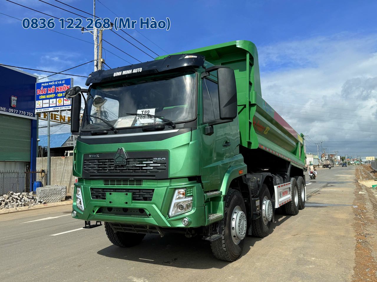 Xe-ben-howo-4-chan-v5x-thung-duc