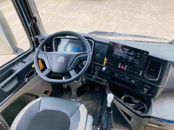 XE ĐẦU KÉO HOWO TS7 460 HP 2025 Xe-dau-keo-howo-ts7-460-hp-3