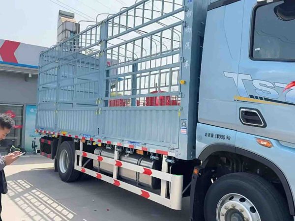 XE TẢI HOWO TS7 2 CHÂN 2025 Xe-tai-howo-ts7-2-chan-1