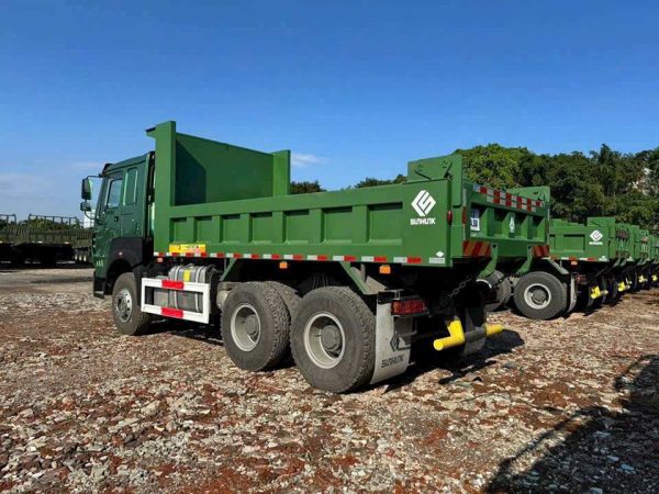 Gia-xe-ben-howo-3-chan